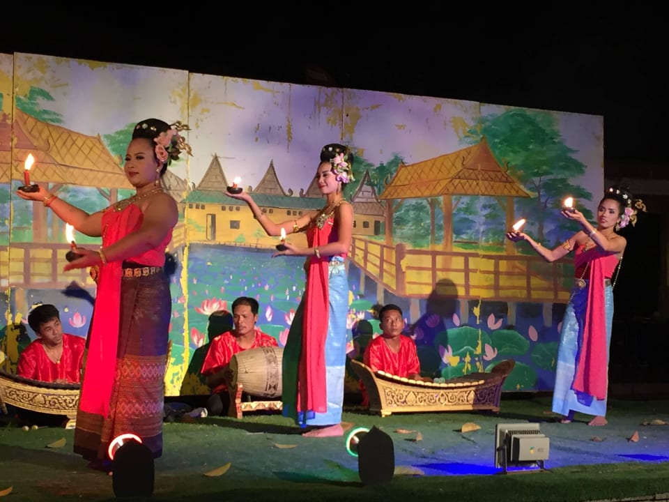 Trad.Thai-Tanzshow Khao Lak Merlin Resort