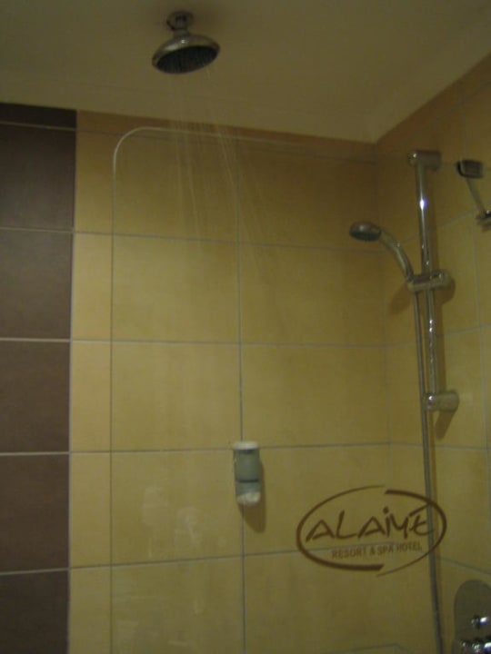 Brause aus der Decke Alaiye Resort & Spa