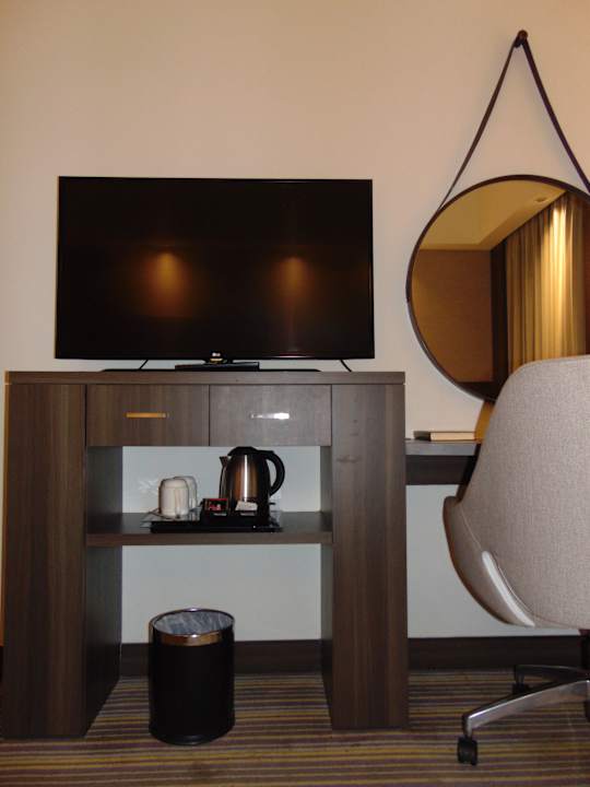 Zimmer Hampton By Hilton Dubai Airport