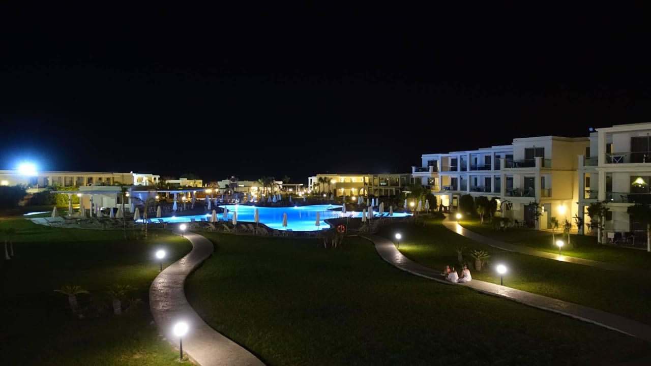 Aussenbereich Asterias Beach Resort