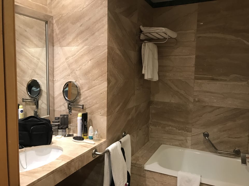 Zimmer H10 Marina Barcelona