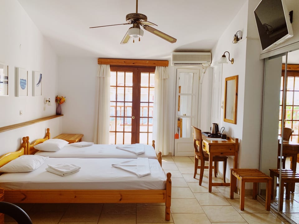 Zimmer Potokaki Beachfront Hotel