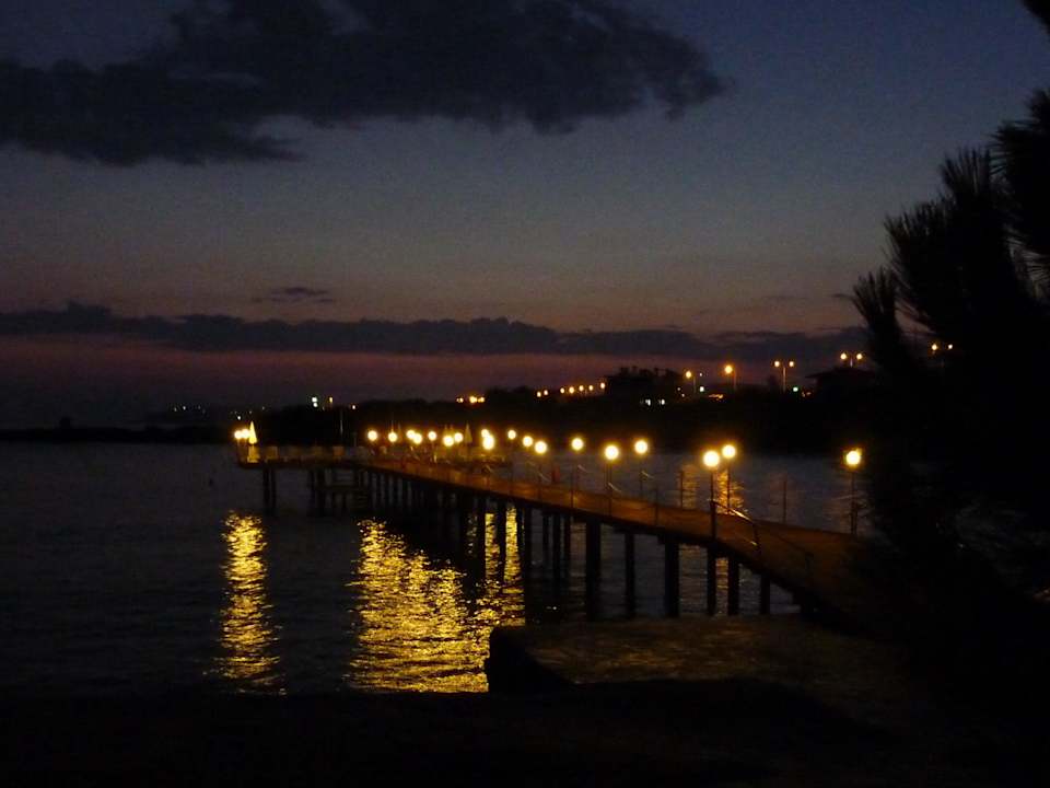 Steg bei Nacht Oz Hotels Incekum Beach