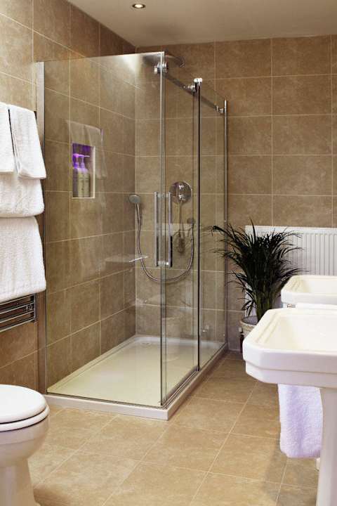 Bathroom Suite 1 Walk In Shower Glencoe House