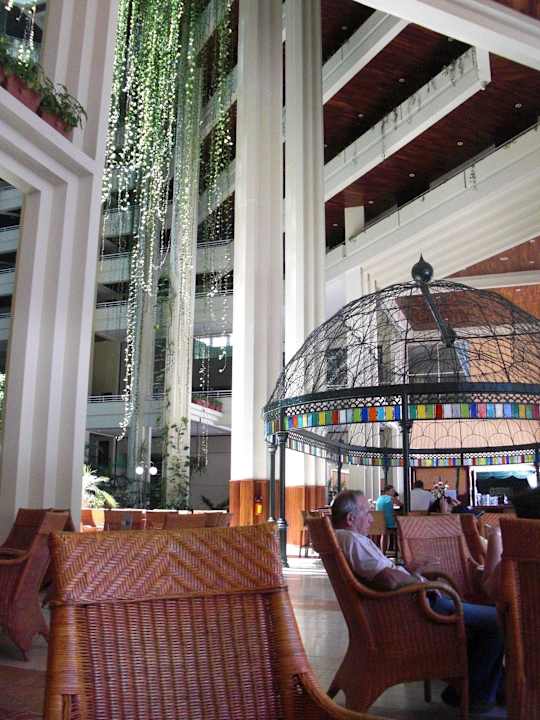 Blick zur Lobbybar mit Eindruck auf Empfangshalle Blau varadero - Adults only