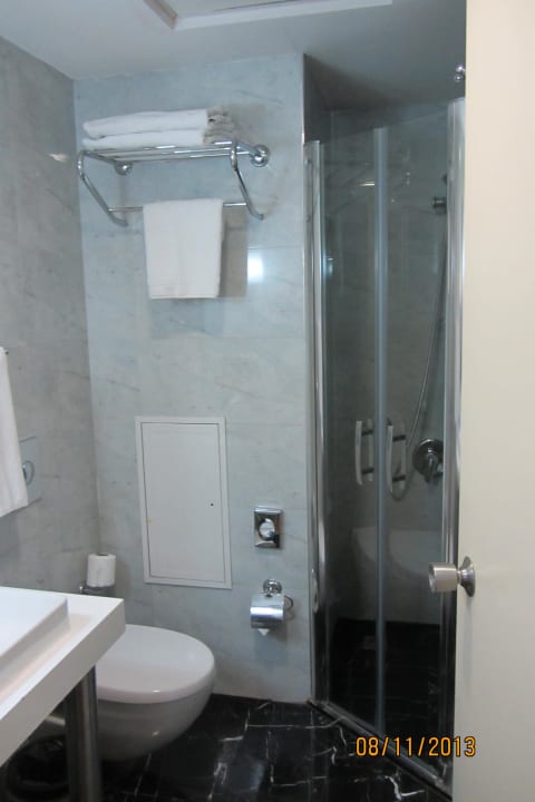 Dusche und WC ohne Bürste Hotel Beyaz Saray