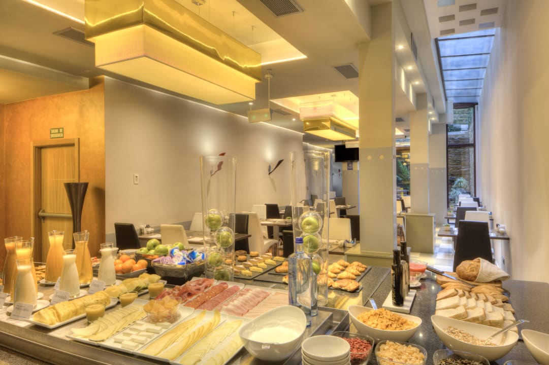 Buffet Breakfast NH Ourense