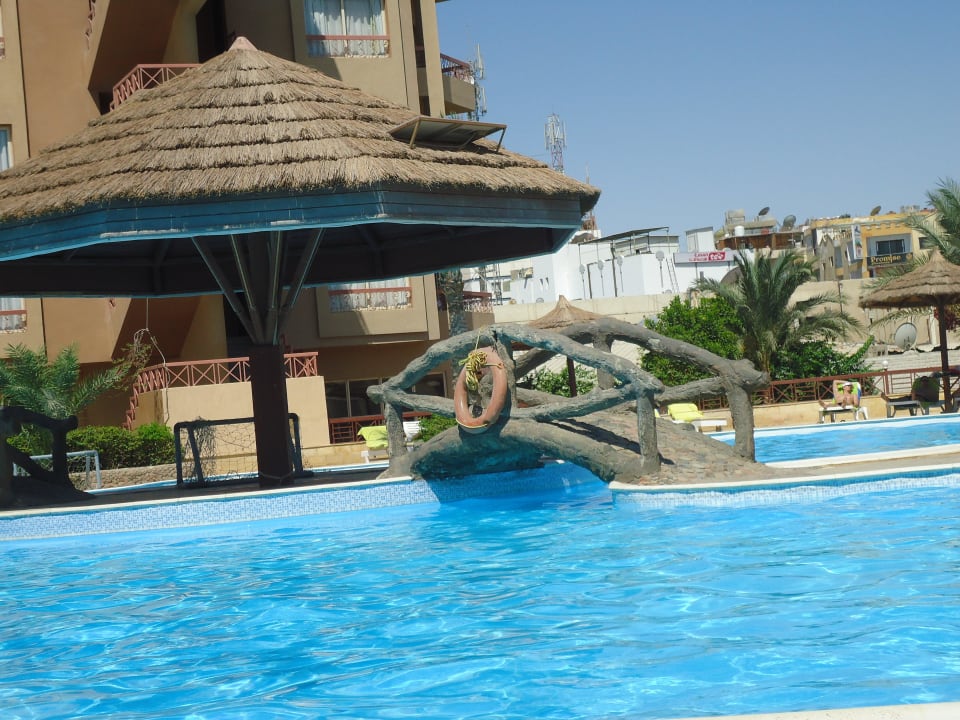 Bazen Seagull Beach Resort