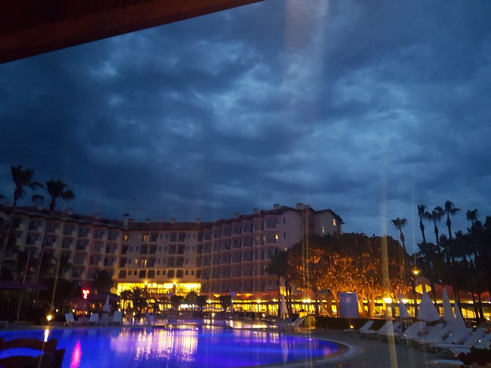 Blick von der Blu Bar (Pool) aufs Hotel Miramare Queen Hotel