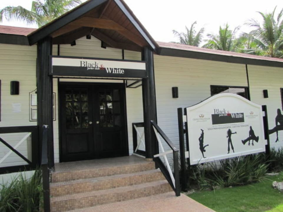 Wejście do klubu dla nastolatków Grand Palladium Select Bávaro Resort & Spa