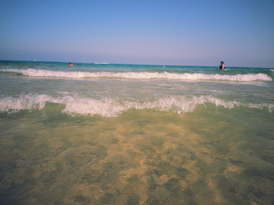 Klares Wasser aber kalt  The Orangers Beach Resort and Bungalows