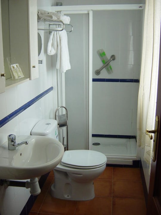 Baño  Hostal Colon Antequera