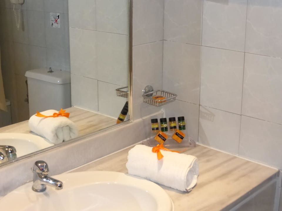 Sauberes Bad Hotel Kalithea Horizon Royal