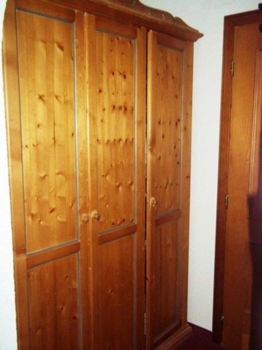 Schrank von Zimmer 303 Alphotel Tyrol