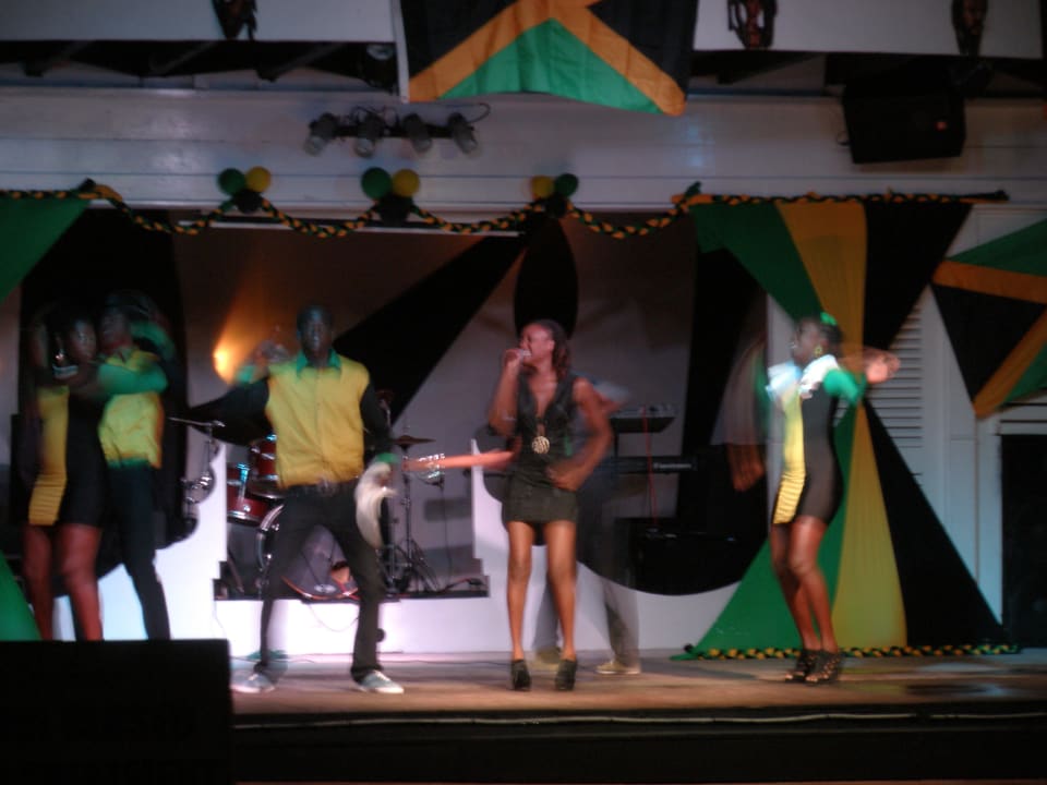 Abendprogramm Grand Muthu Club Caribbean Runaway Bay