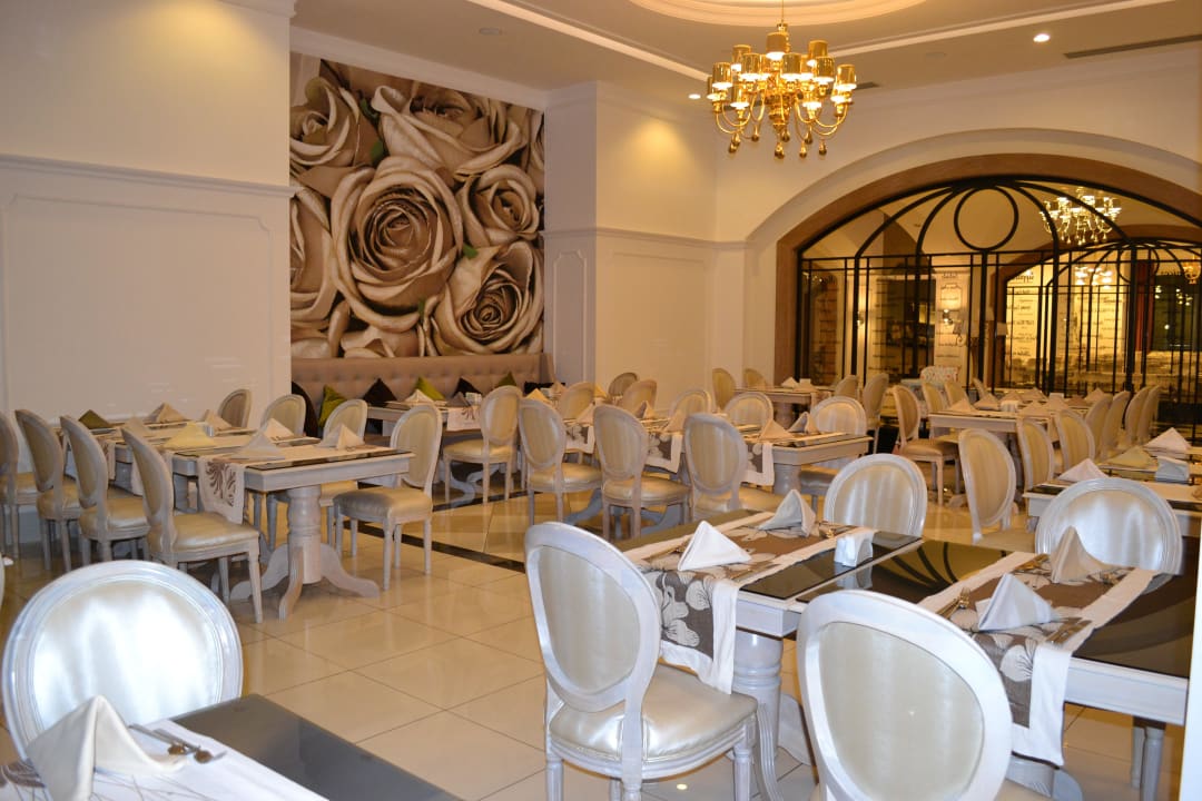 Einer von vielen Speisesälen Hotel Delphin Imperial