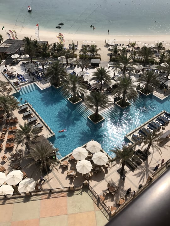Pool DoubleTree by Hilton Resort & Spa Marjan Island