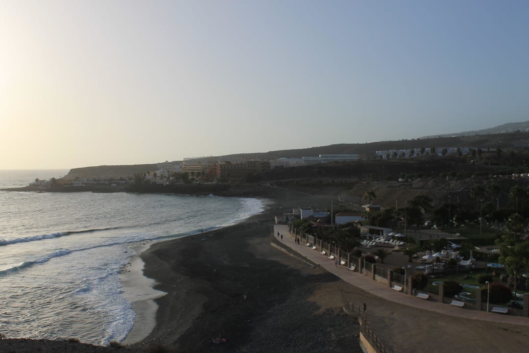 Direkter aber schlechter Meerzugang da sehr felsig H10 Costa Adeje Palace
