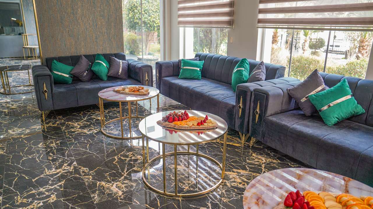 Lobby Grand Alisa Hotel