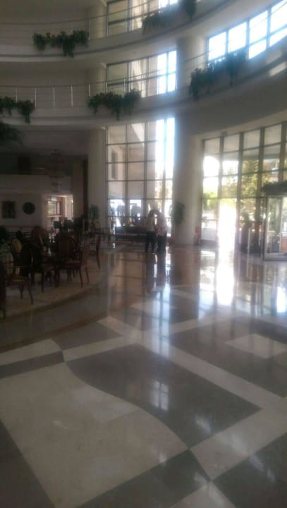 Flur in der Lobby zum Fahstuhl Saphir Resort & Spa