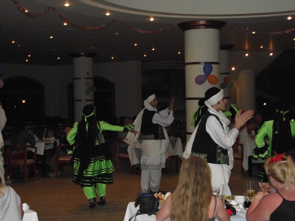 Arabisches tanzen Aladdin Beach Resort