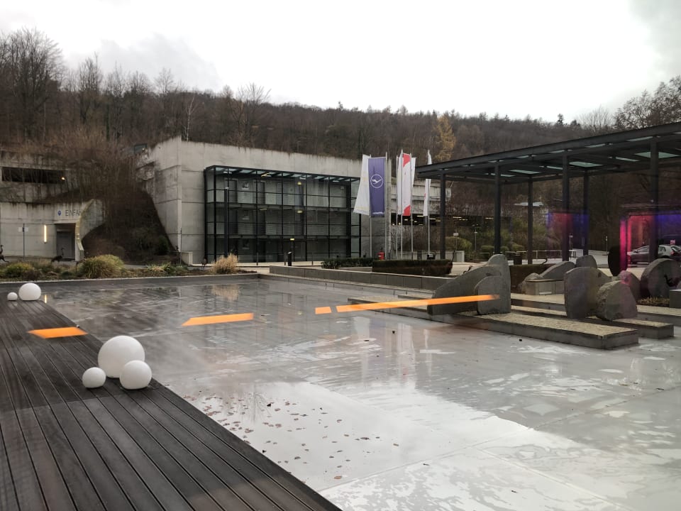 Außenansicht Lufthansa Seeheim