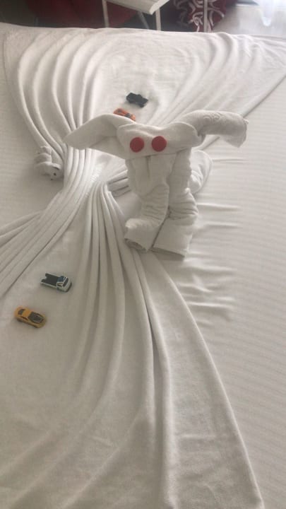 Von der Putzfrau Laguna Beach Alya Resort & Spa Hotel