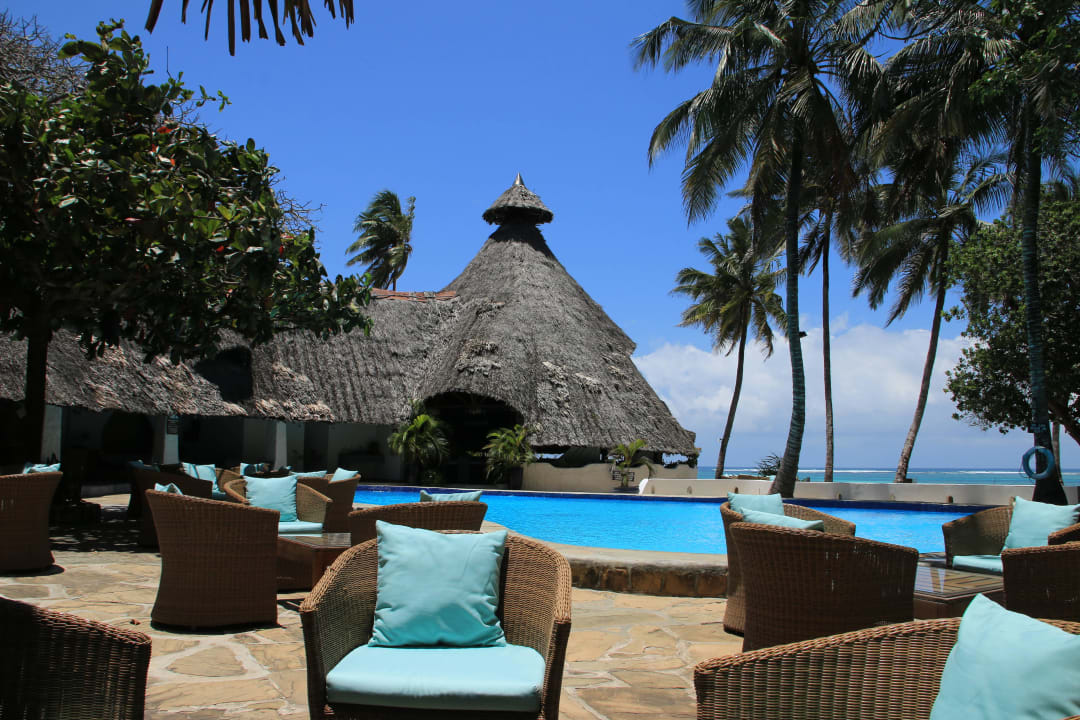 Hier gibts leckere Snacks+Cocktails Ocean Village Club