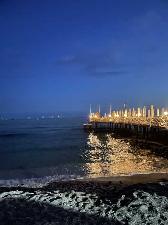 Strand Club Dizalya