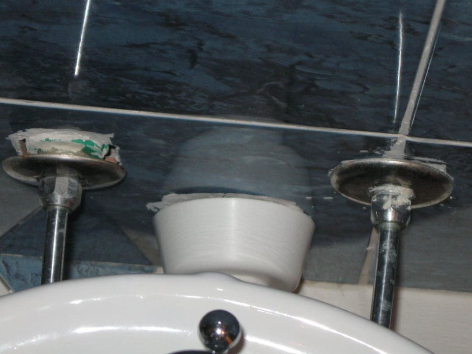 Bad im Komfortzimmer Aldiana Club Rocca Nettuno Calabria