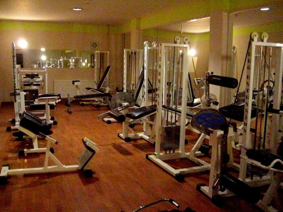 Die Sportgeräte im Fitnessraum Crystal Kaymakli