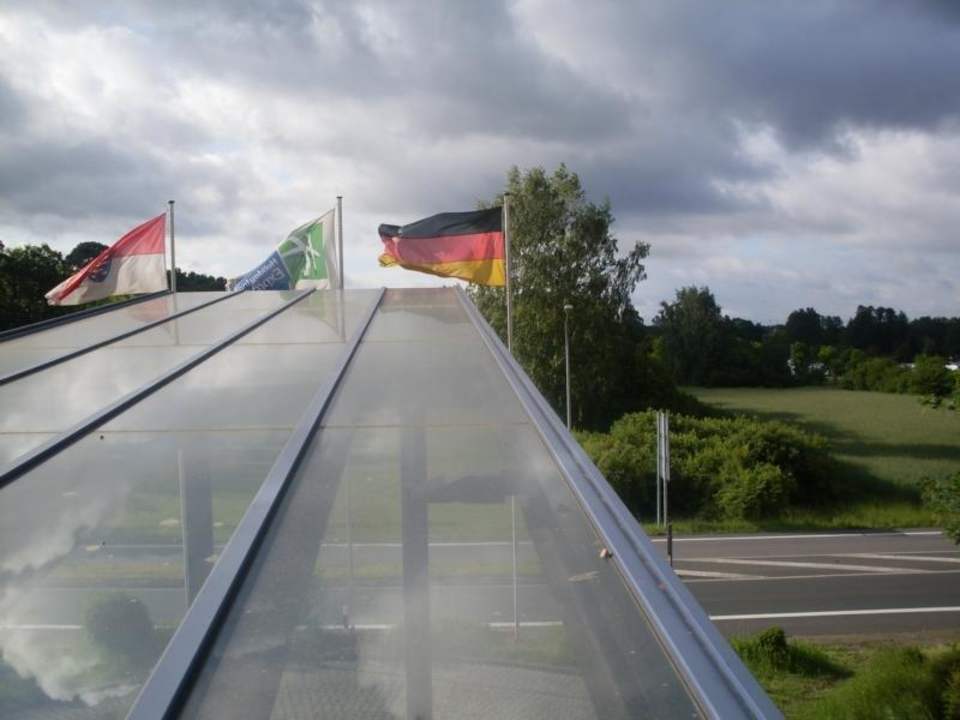 Fenster über dem Eingangsbereich Holiday Inn Express Frankfurt - Airport