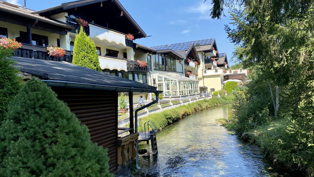 Außenansicht Parkhotel Burgmühle