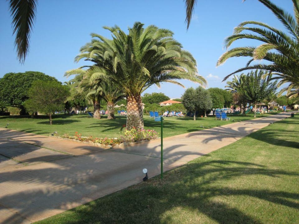 Gartenanlage Anissa Beach & Village