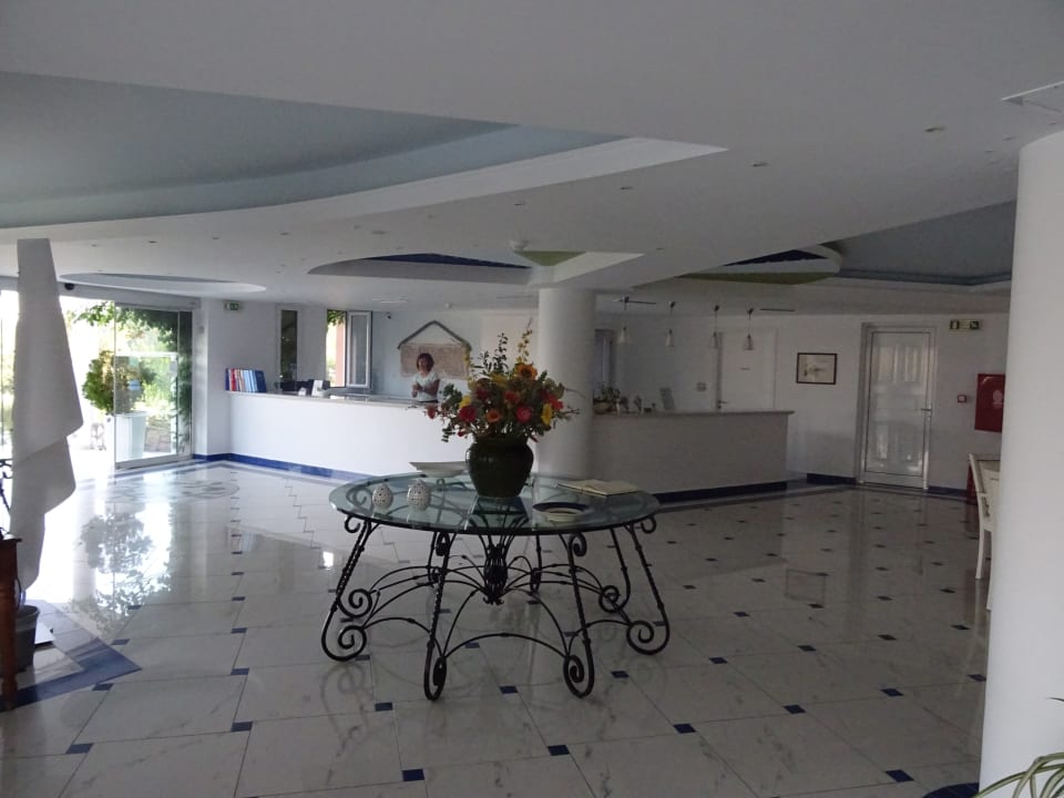 Lobby Belvedere Hotel & Luxury Suites