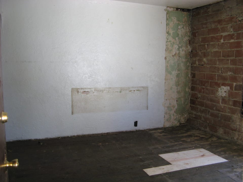 Noch unrenoviertes Zimmer Boots Court Motel