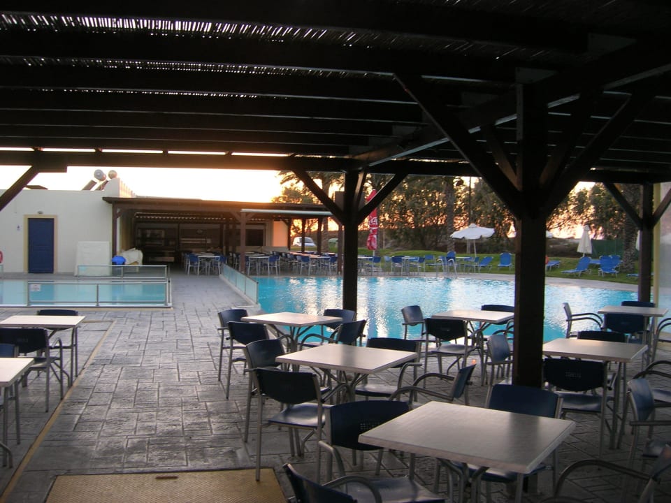 Snack bar alias Taverna. Grecotel Casa Paradiso