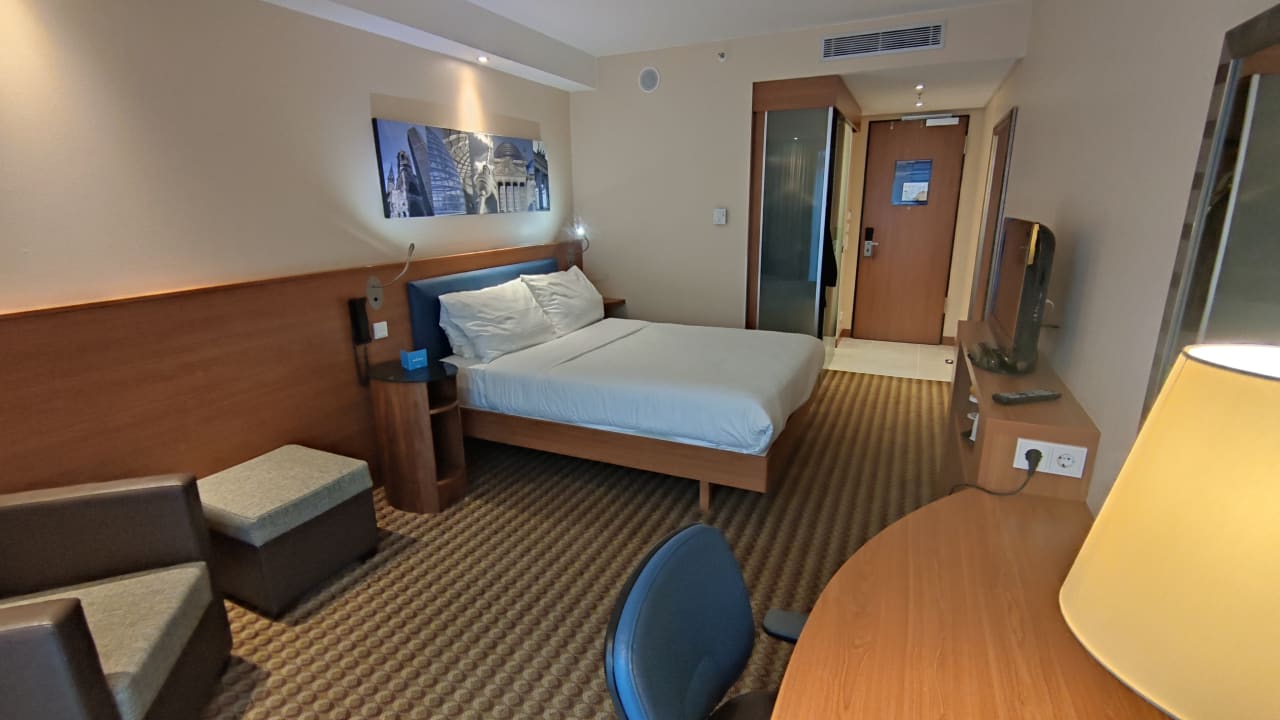Zimmer Hampton by Hilton Berlin City West