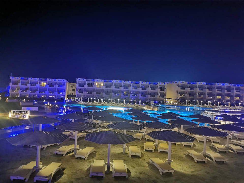 Pool Sirena Beach Resort & Spa