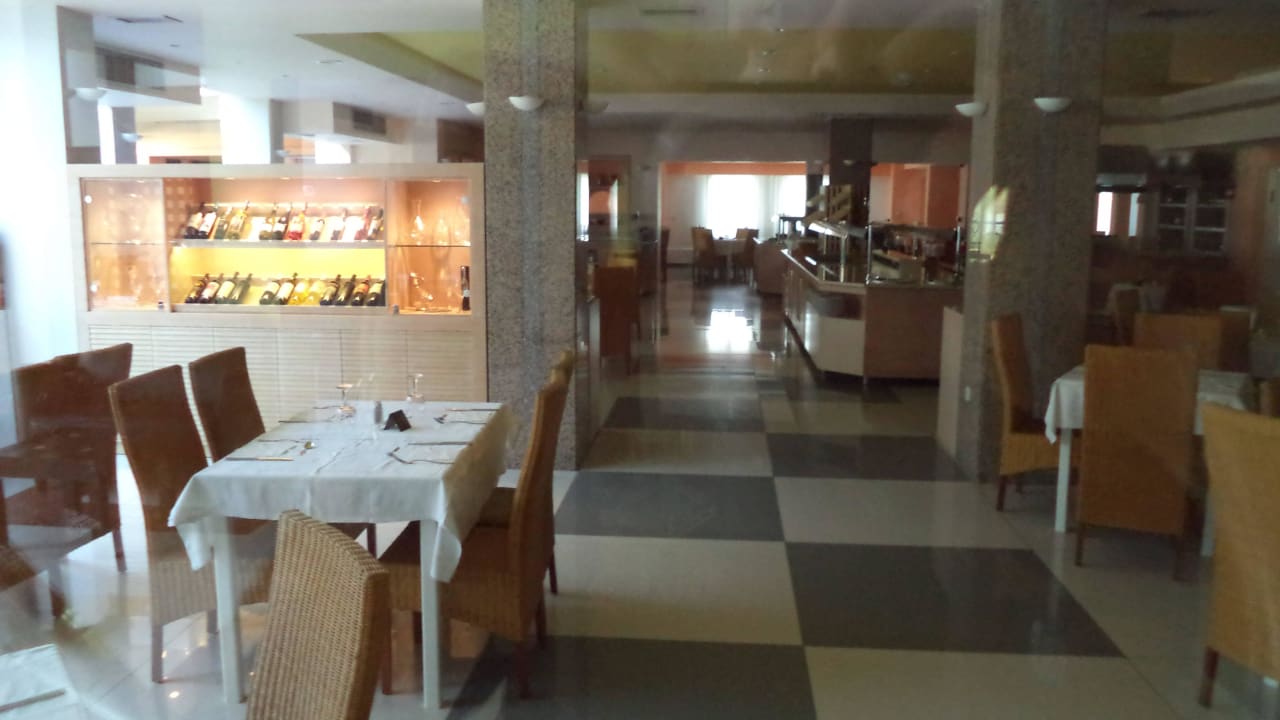 Restaurant Hotel Portes Beach
