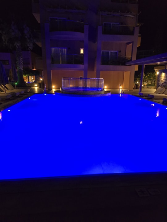 Pool High Beach Resort