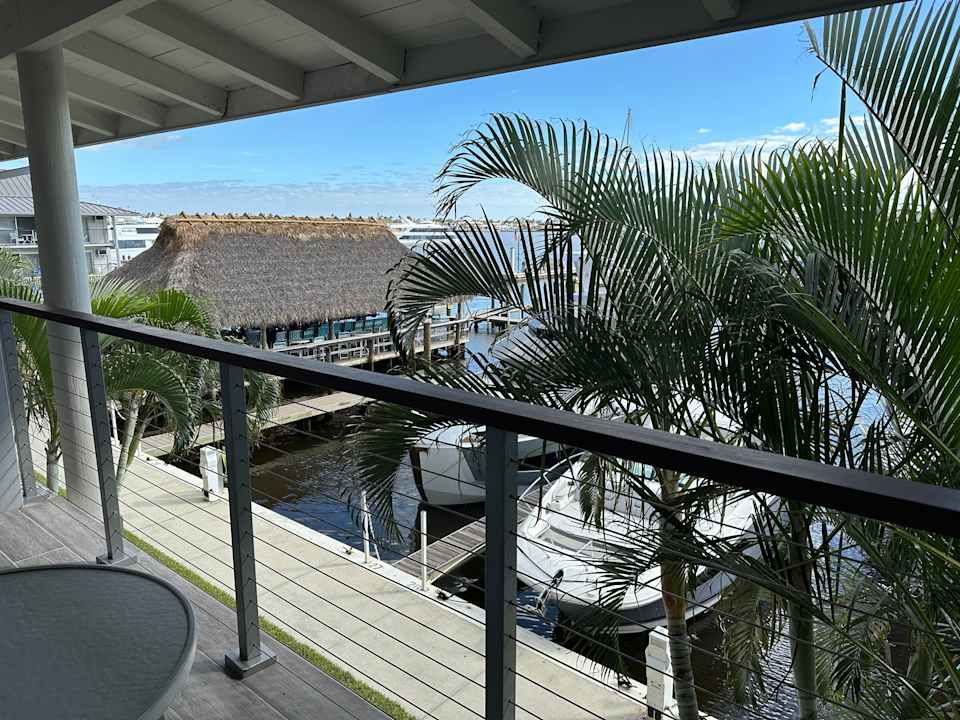 Zimmer Cove Inn Hotel & Marina