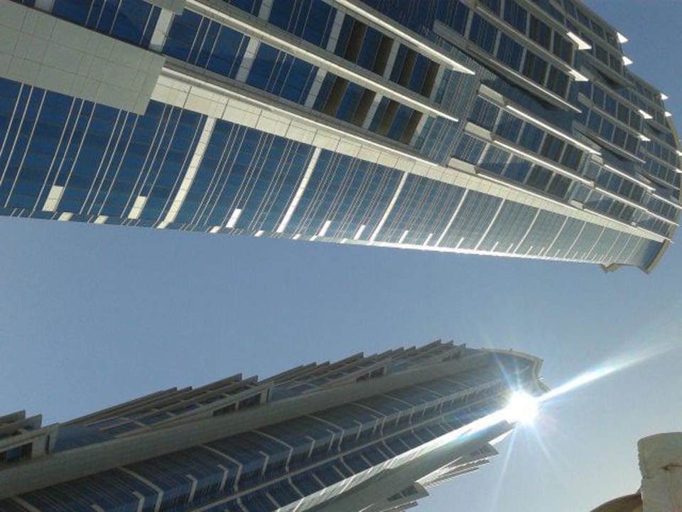 Türme von dem Pooldeck JW Marriott Marquis Hotel Dubai