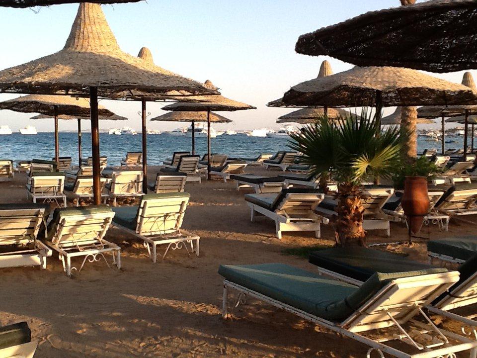Strand mit Blick auf Rotes Meer Giftun Azur Resort