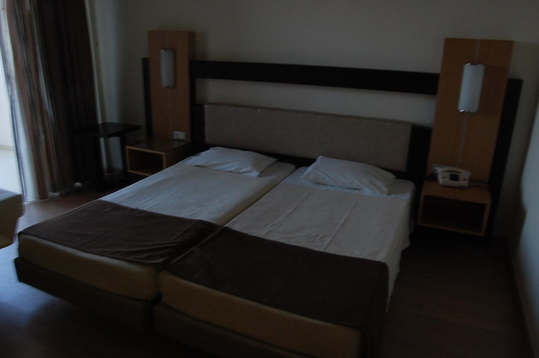 Łóżko Pegasos Deluxe Beach Hotel