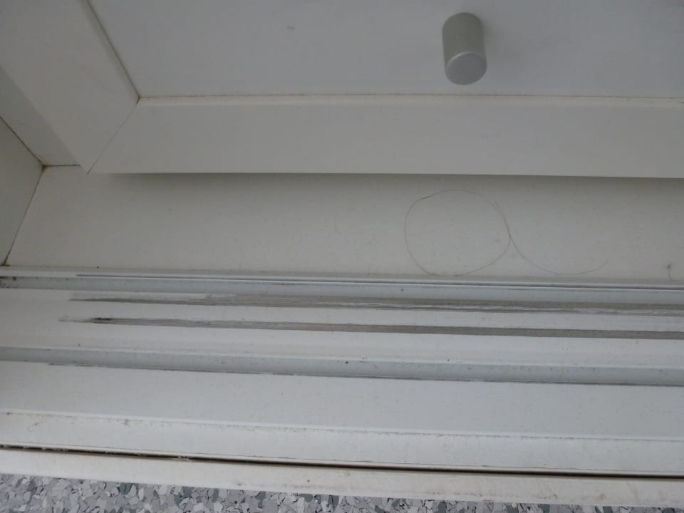 Kleiderschrank Apartamentos Turísticos Mix BR AT2179