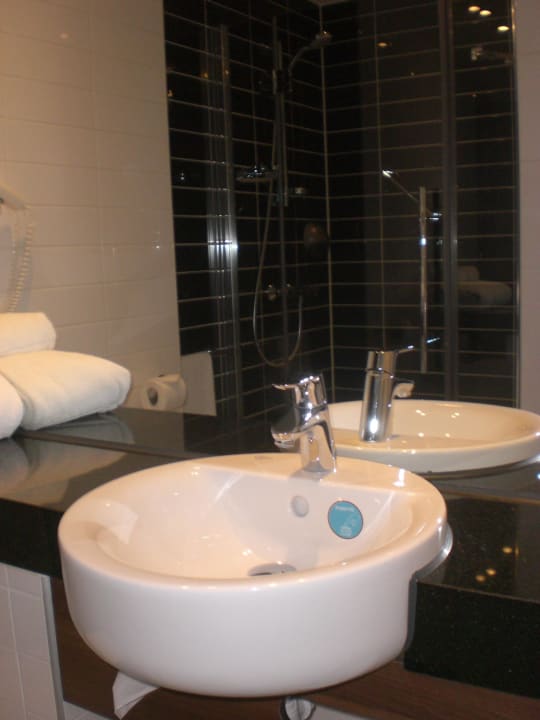 Badezimmer Holiday Inn Express Amsterdam - Sloterdijk Station