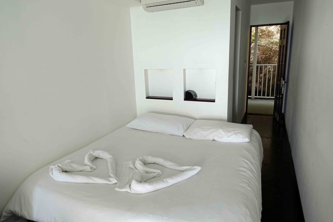 Zimmer El Faro Beach Hotel