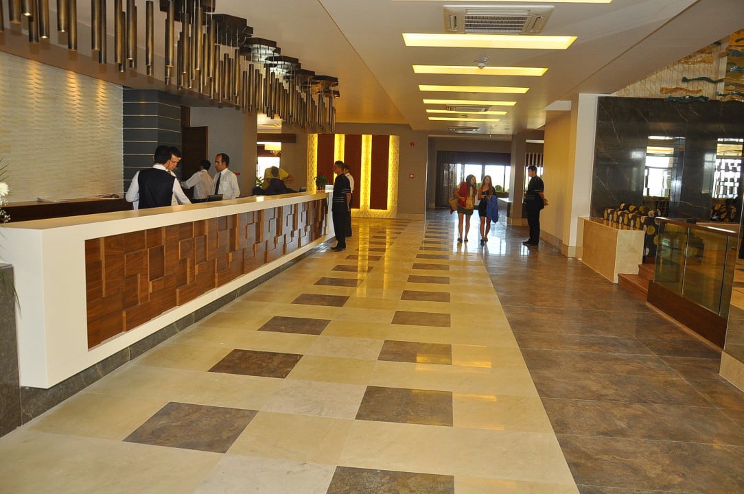 Lobby Terrace Elite Resort