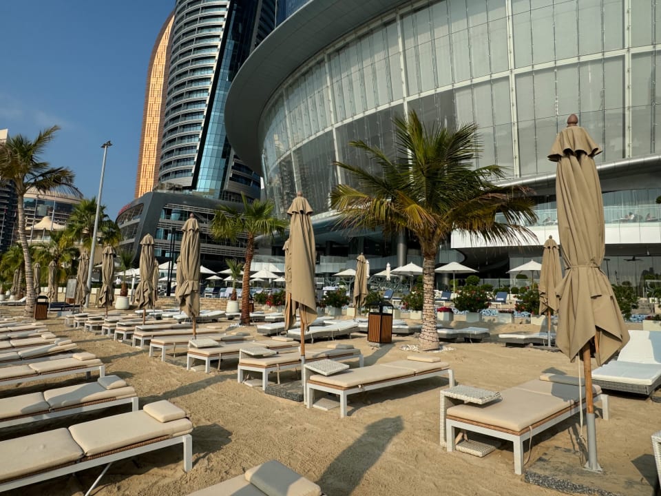 Strand Conrad Abu Dhabi Etihad Towers